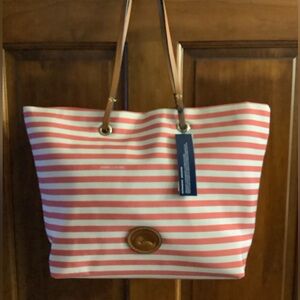 Dooney & Bourke Wayfarer Tote- NWT Never been used! Great Beach bag!